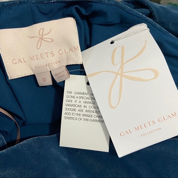 NWT Gal Meets Glam Christine Velvet Dress - Picture 7 of 7